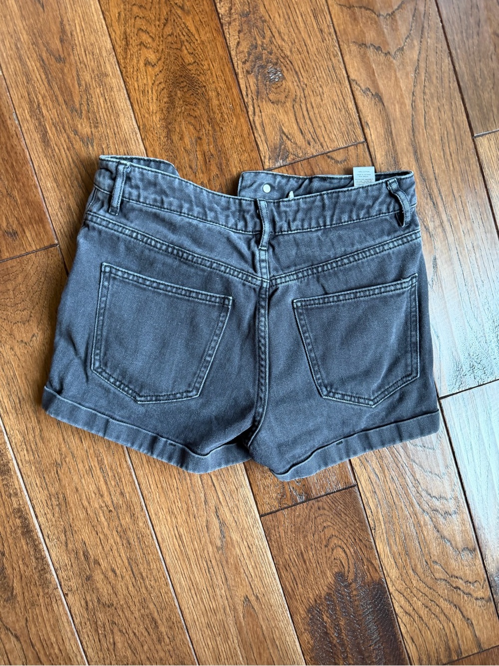 PacSun Washed Black High-Rise Denim mom shorts - Picture 4 of 4